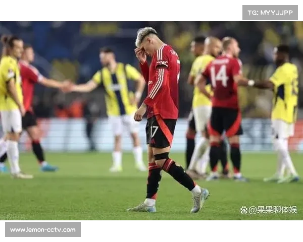 曼联阵型薄弱导致战绩不稳,冲击欧战资格任务艰巨 曼联阵型薄弱导致战绩不稳,冲击欧战资格任务艰巨